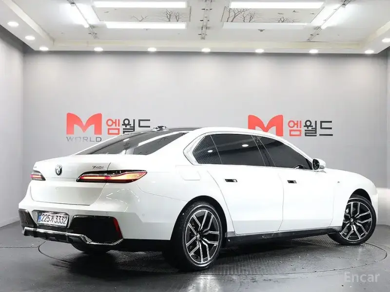 2024 BMW 7 серии с пробегом 21 589 км