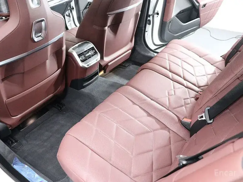 2024 BMW 7 серии с пробегом 21 589 км