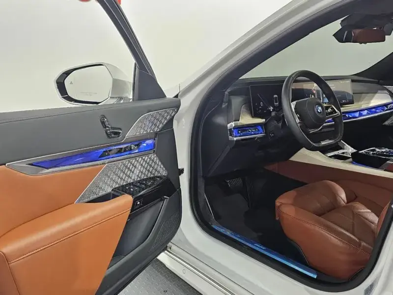 2023 BMW 7 серии с пробегом 16 601 км
