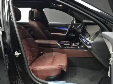 2025 BMW 7 серии с пробегом 4 501 км
