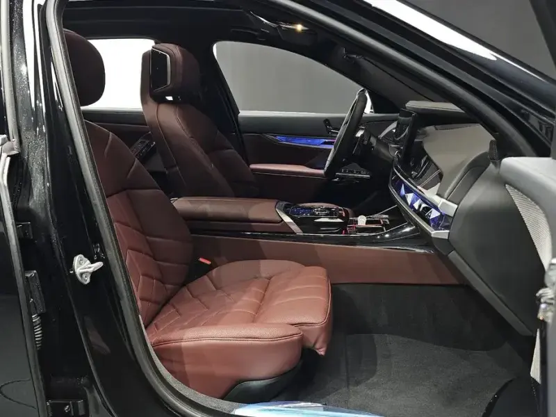 2025 BMW 7 серии с пробегом 4 501 км