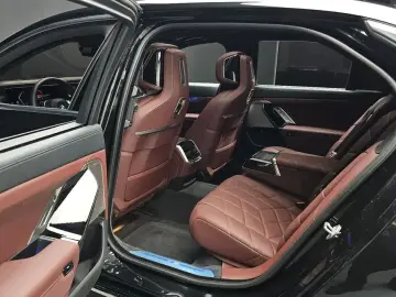 2025 BMW 7 серии с пробегом 4 501 км
