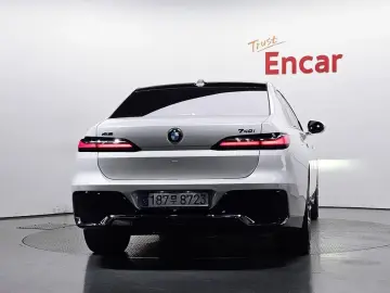 2025 BMW 7 серии с пробегом 21 272 км