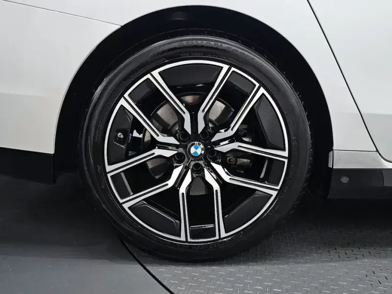 2025 BMW 7 серии с пробегом 21 272 км
