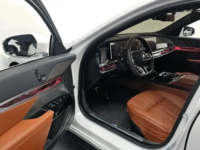2025 BMW 7 серии с пробегом 21 272 км