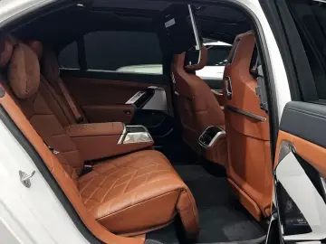 2025 BMW 7 серии с пробегом 21 272 км