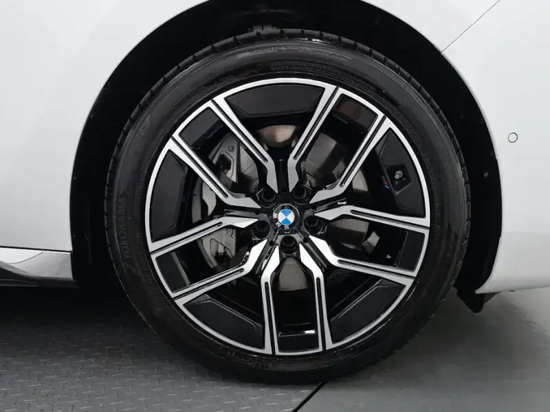 2025 BMW 7 серии с пробегом 21 272 км