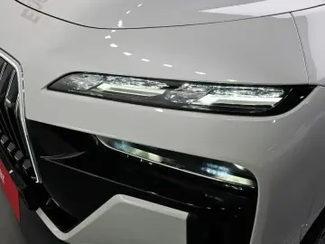 2025 BMW 7 серии с пробегом 21 272 км