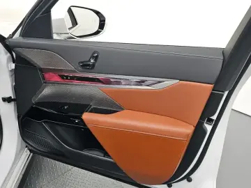2025 BMW 7 серии с пробегом 21 272 км