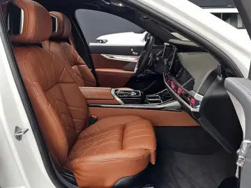 2025 BMW 7 серии с пробегом 21 272 км
