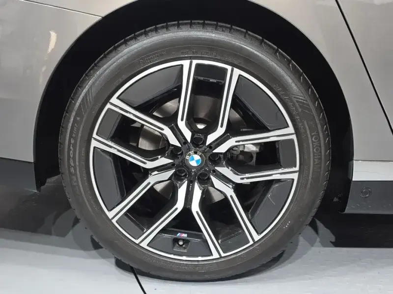2025 BMW 7 серии с пробегом 15 741 км