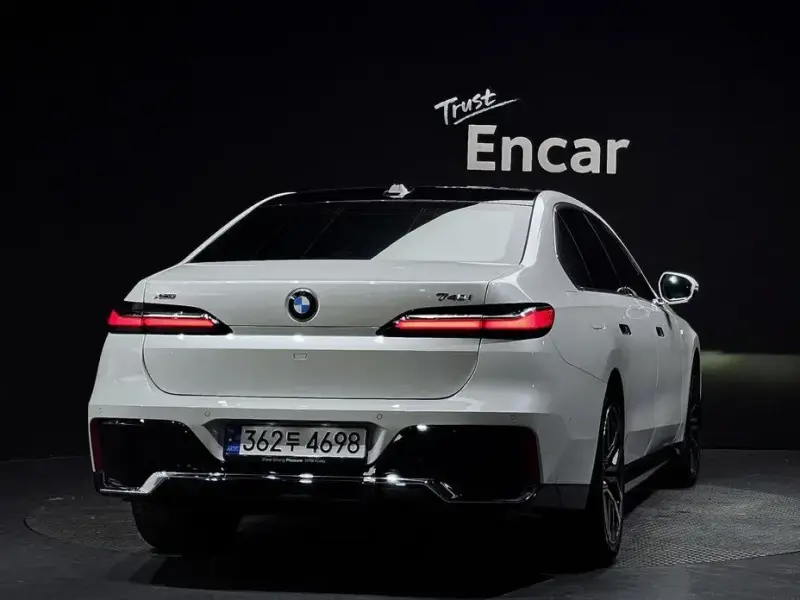 2024 BMW 7 серии с пробегом 12 930 км