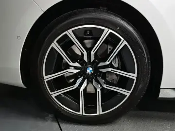 2024 BMW 7 серии с пробегом 12 930 км