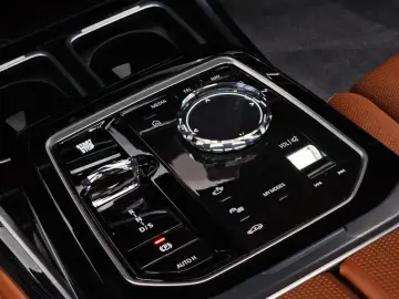 2024 BMW 7 серии с пробегом 12 930 км