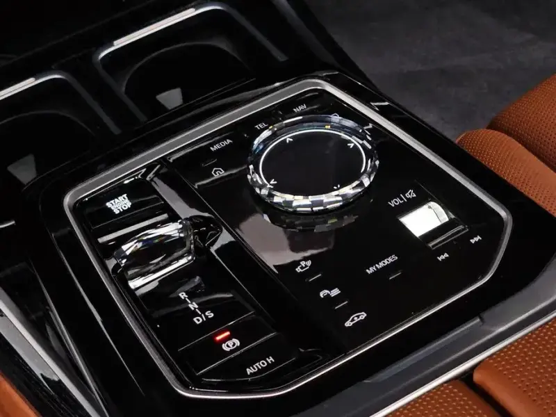 2024 BMW 7 серии с пробегом 12 930 км