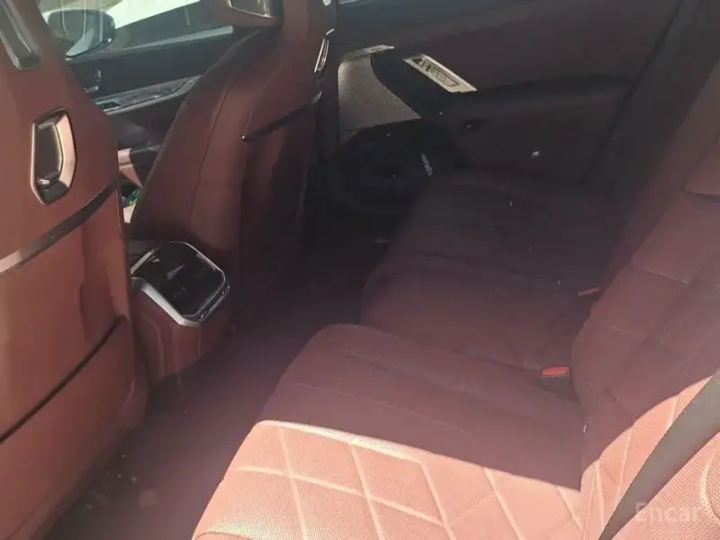 2023 BMW 7 серии с пробегом 36 400 км