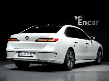 2025 BMW 7 серии с пробегом 7 831 км