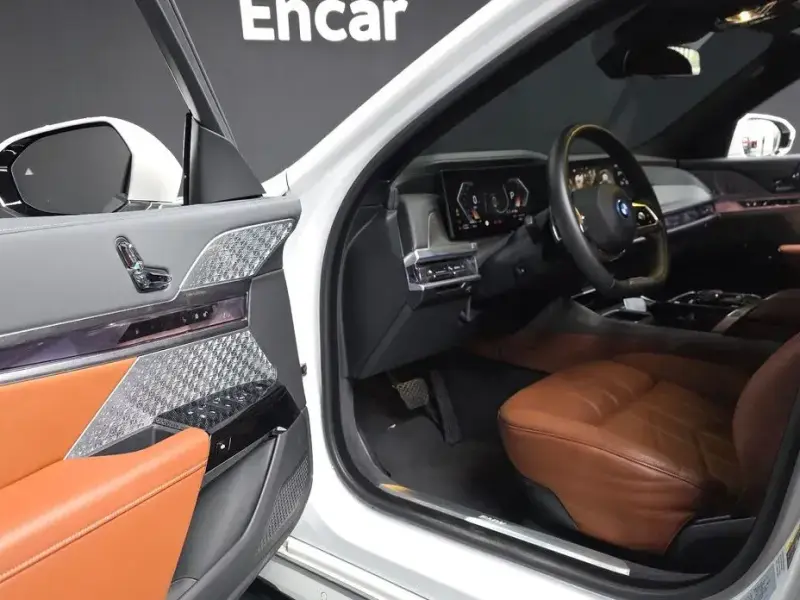 2025 BMW 7 серии с пробегом 7 831 км