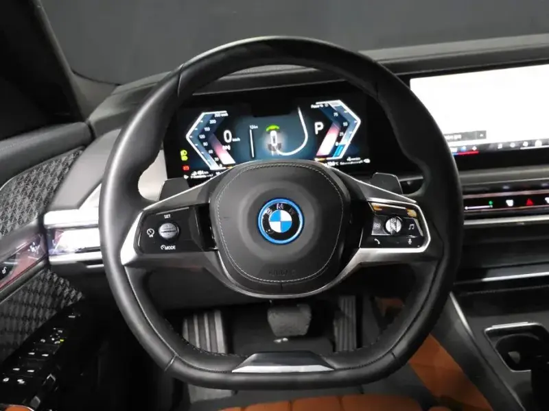 2025 BMW 7 серии с пробегом 7 831 км