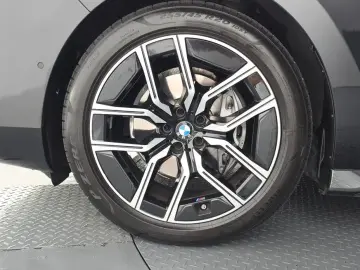 2025 BMW 7 серии с пробегом 18 437 км