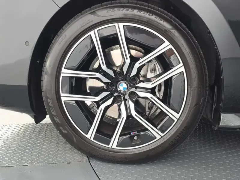 2025 BMW 7 серии с пробегом 18 437 км