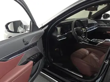 2025 BMW 7 серии с пробегом 18 437 км
