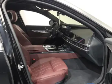 2025 BMW 7 серии с пробегом 18 437 км