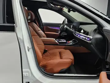 2025 BMW 7 серии с пробегом 10 134 км
