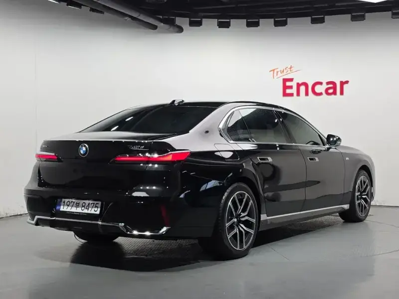 2025 BMW 7 серии с пробегом 12 584 км