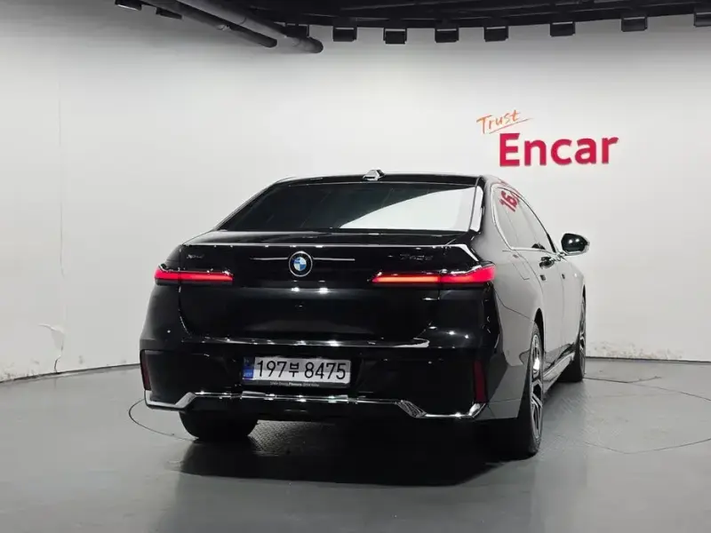 2025 BMW 7 серии с пробегом 12 584 км