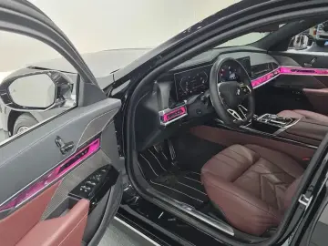 2025 BMW 7 серии с пробегом 12 584 км