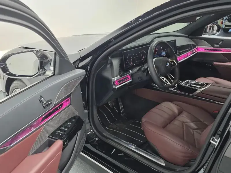 2025 BMW 7 серии с пробегом 12 584 км
