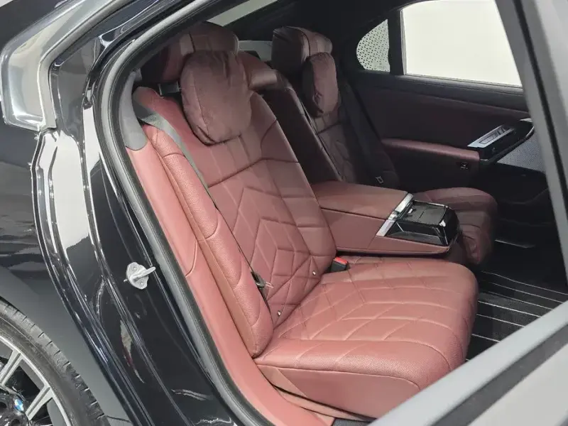 2025 BMW 7 серии с пробегом 12 584 км