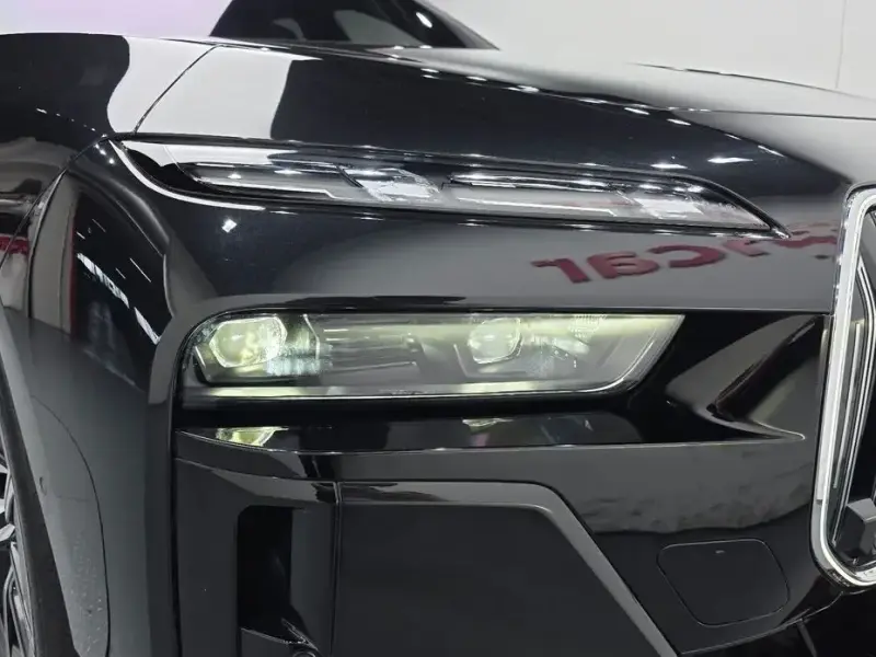 2025 BMW 7 серии с пробегом 12 584 км