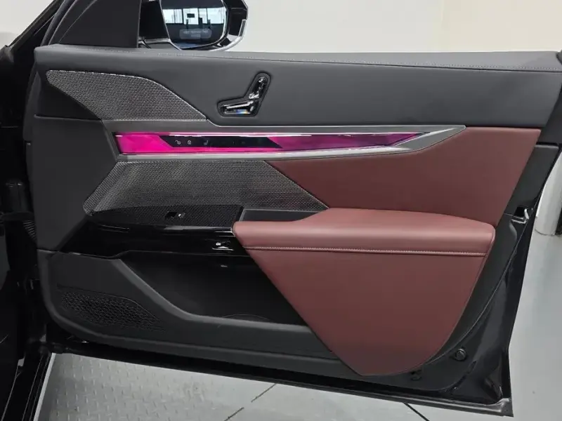 2025 BMW 7 серии с пробегом 12 584 км