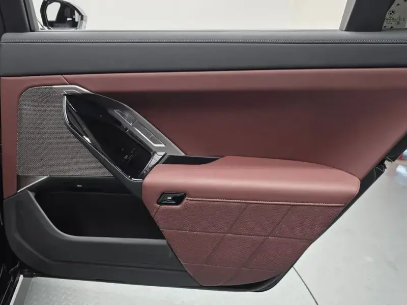 2025 BMW 7 серии с пробегом 12 584 км