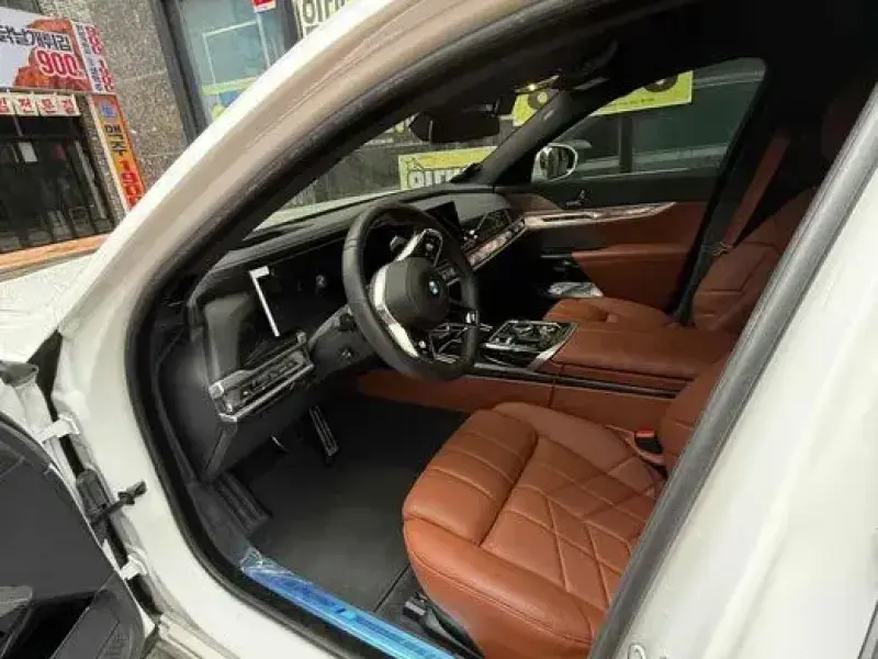 2025 BMW 7 серии с пробегом 8 945 км