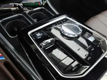 2023 BMW 7 серии с пробегом 38 486 км