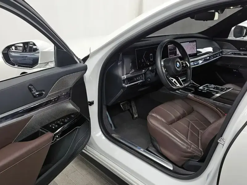 2023 BMW 7 серии с пробегом 38 486 км
