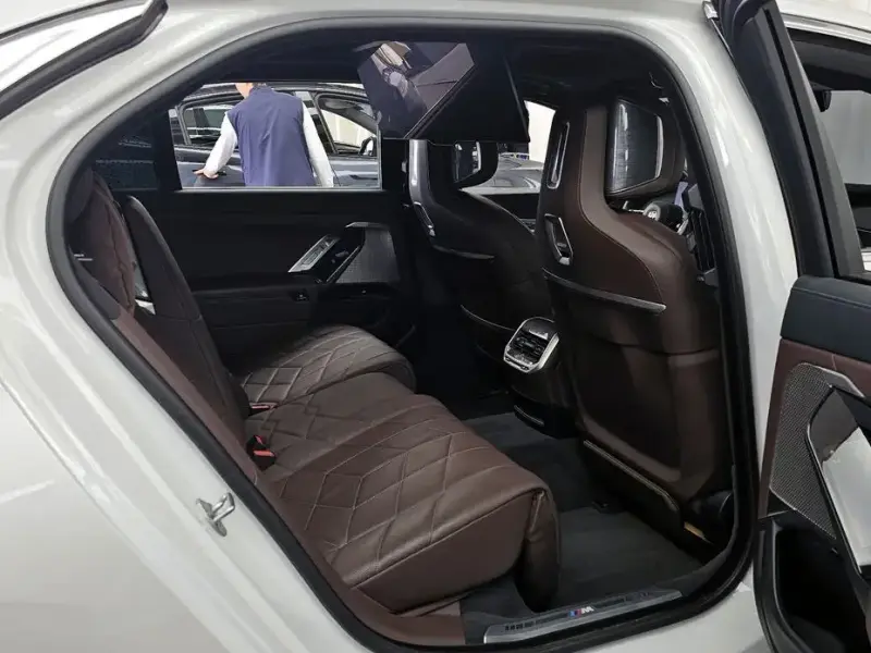 2023 BMW 7 серии с пробегом 38 486 км