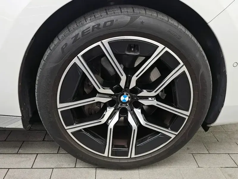 2023 BMW 7 серии с пробегом 38 486 км