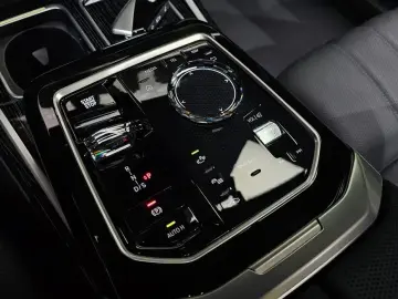 2025 BMW 7 серии с пробегом 10 229 км