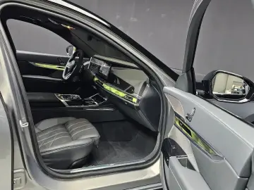 2025 BMW 7 серии с пробегом 10 229 км