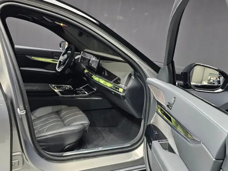 2025 BMW 7 серии с пробегом 10 229 км