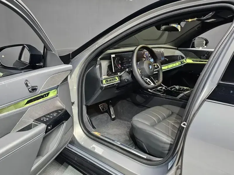 2025 BMW 7 серии с пробегом 10 229 км