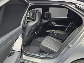 2025 BMW 7 серии с пробегом 10 229 км