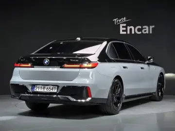 2025 BMW 7 серии с пробегом 15 744 км