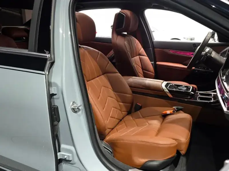 2025 BMW 7 серии с пробегом 15 744 км