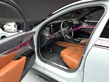 2025 BMW 7 серии с пробегом 15 744 км