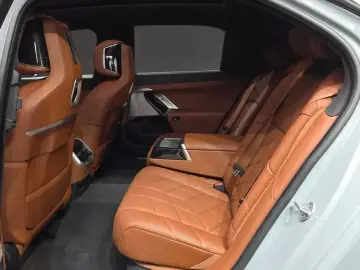 2025 BMW 7 серии с пробегом 15 744 км